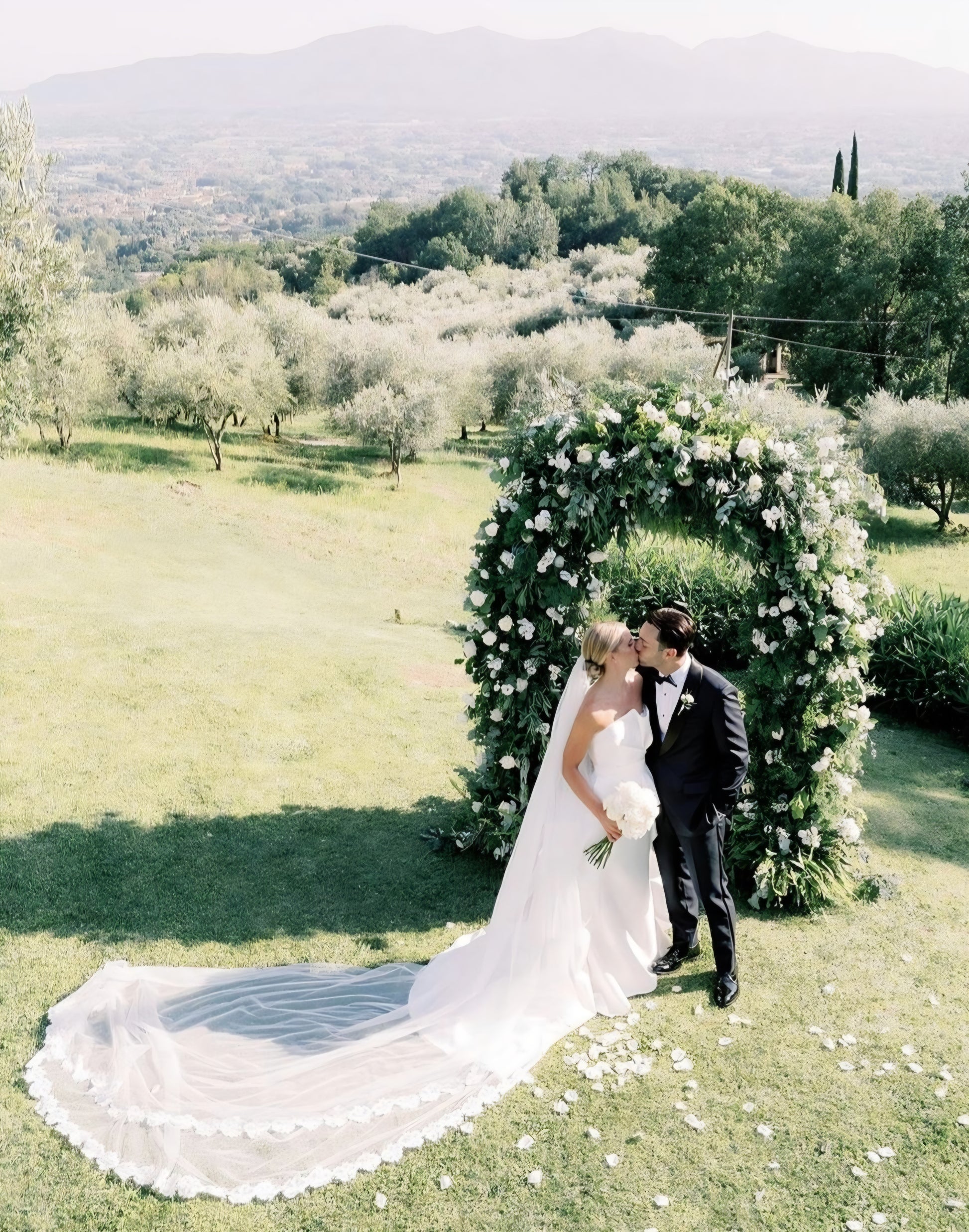 Floral lace veil 