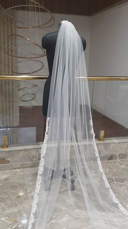 Chantily lace wedding veil 1 tier