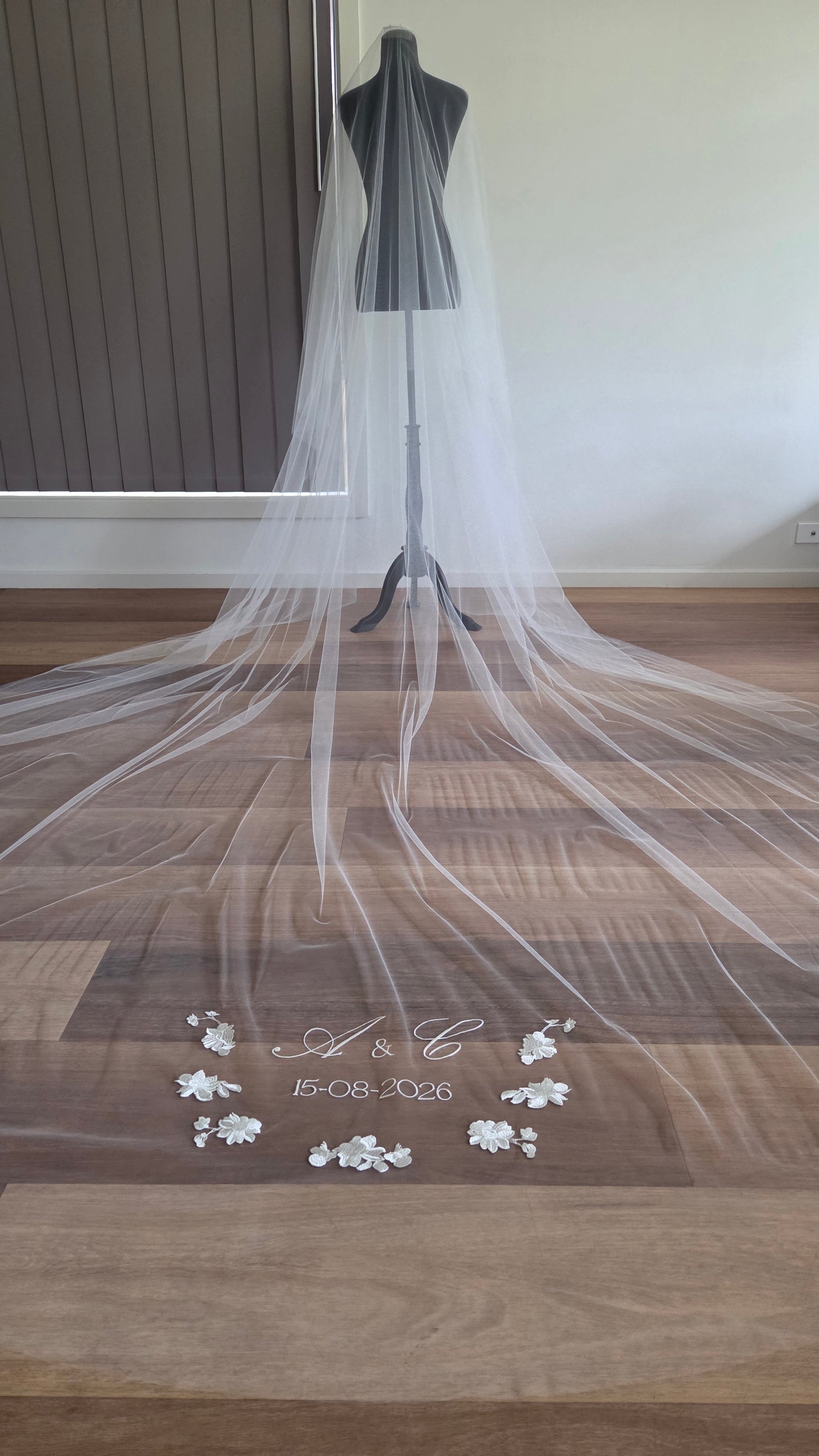 Personalised wedding veil, Custom Embroidery (initials, names, date, quotes) ADD ON
