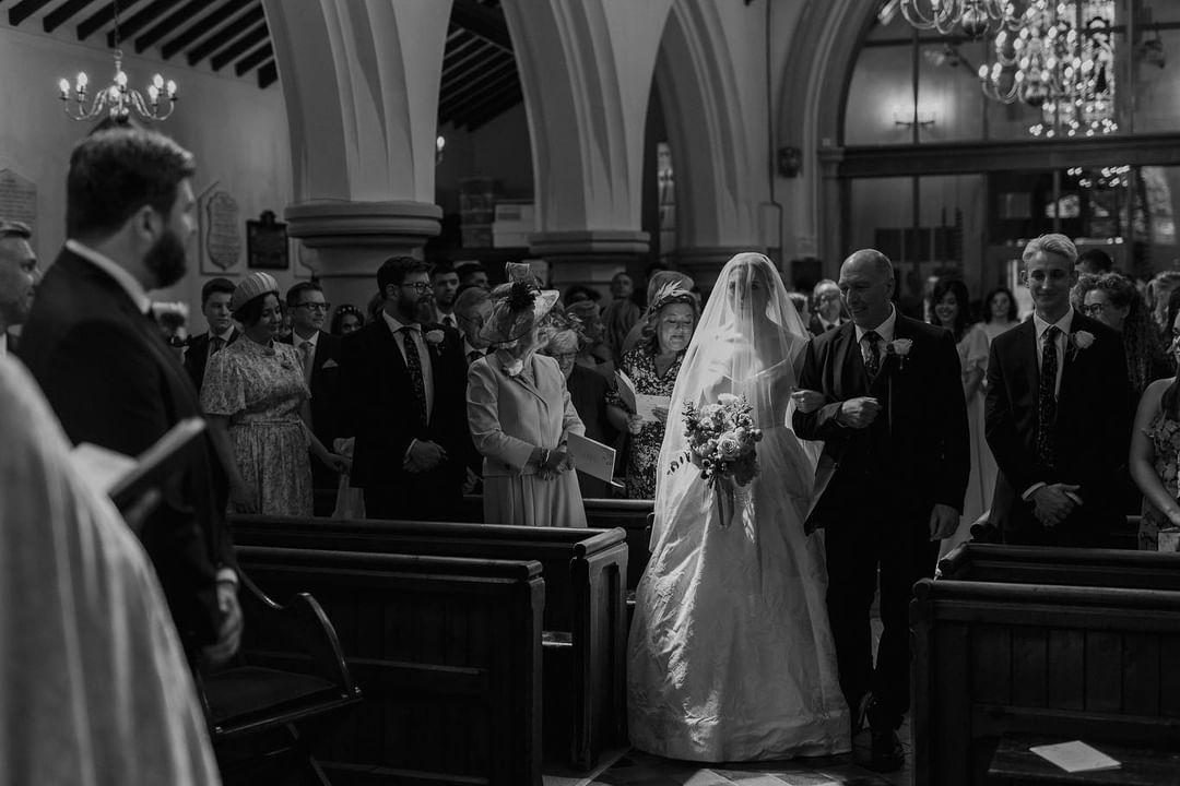Wedding veil for curriculum church