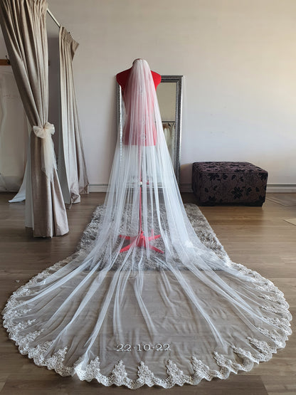 Personalised wedding veil, Custom Embroidery (initials, names, date, quotes) ADD ON