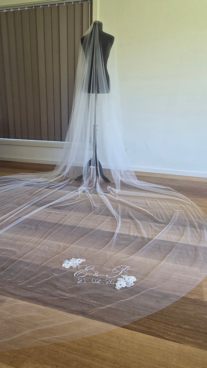 Personalised wedding veil, Custom Embroidery (initials, names, date, quotes) ADD ON