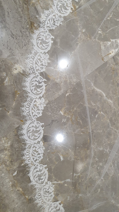 Chantily lace wedding veil 1 tier
