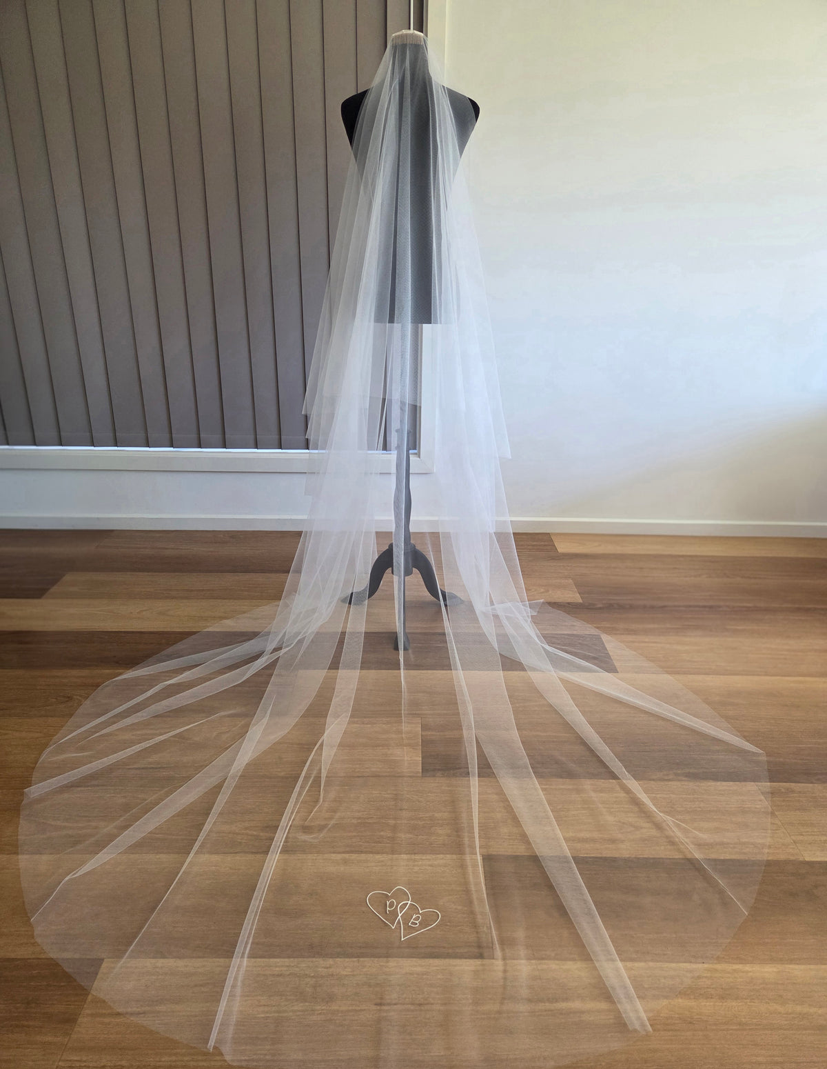 Personalised wedding veil, Custom Embroidery (initials, names, date, quotes) ADD ON