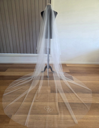 Personalised wedding veil, Custom Embroidery (initials, names, date, quotes) ADD ON