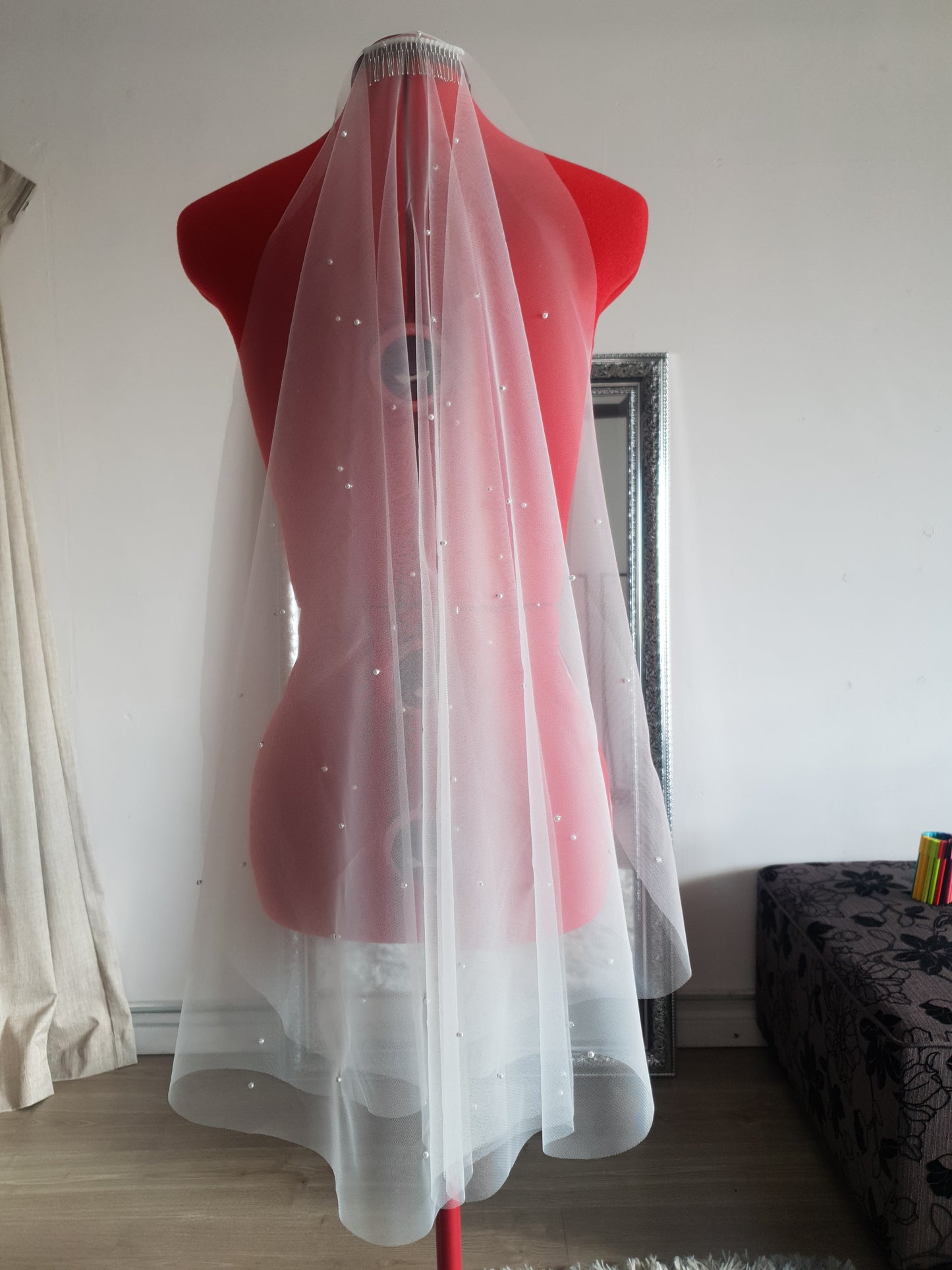 Pearl veil with small pearls